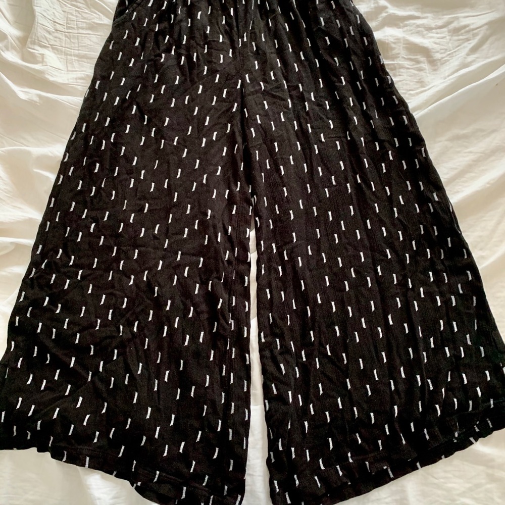 High waisted wide legged black pants with pockets